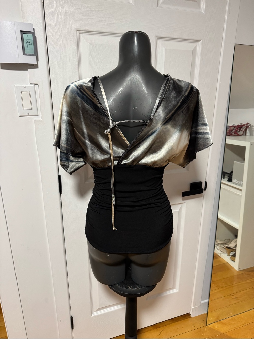 top - Picture 6 of 6
